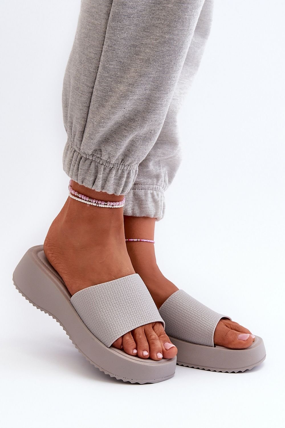 Flip-flops model 198445